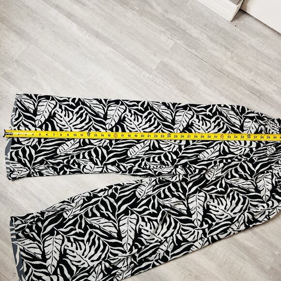Ellen Tracy Flowy Floral Loose Pants Size Medium Black And White Wide Leg - Picture 6 of 8